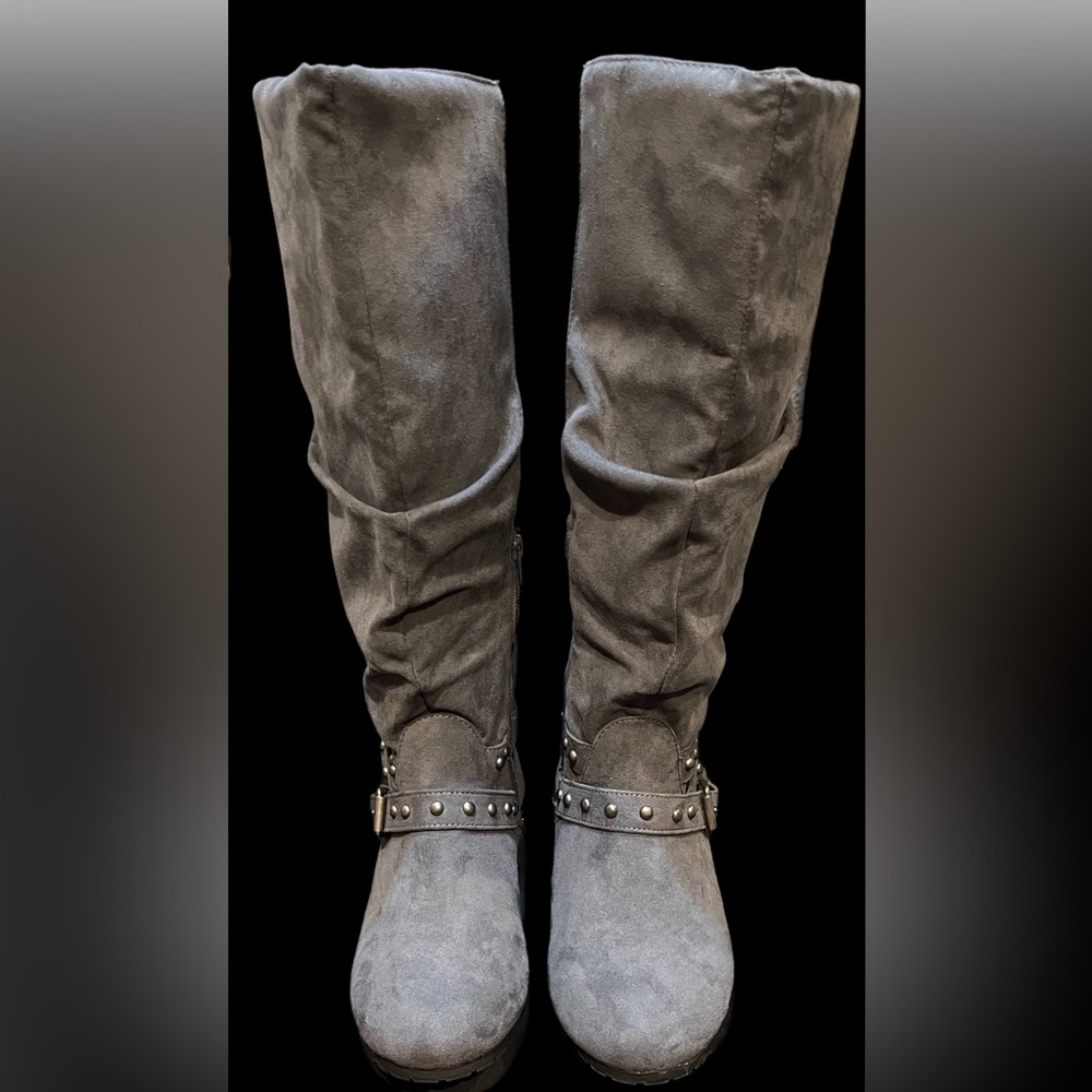 Kohl’s Rebeca Grey Suede Boots 7 M